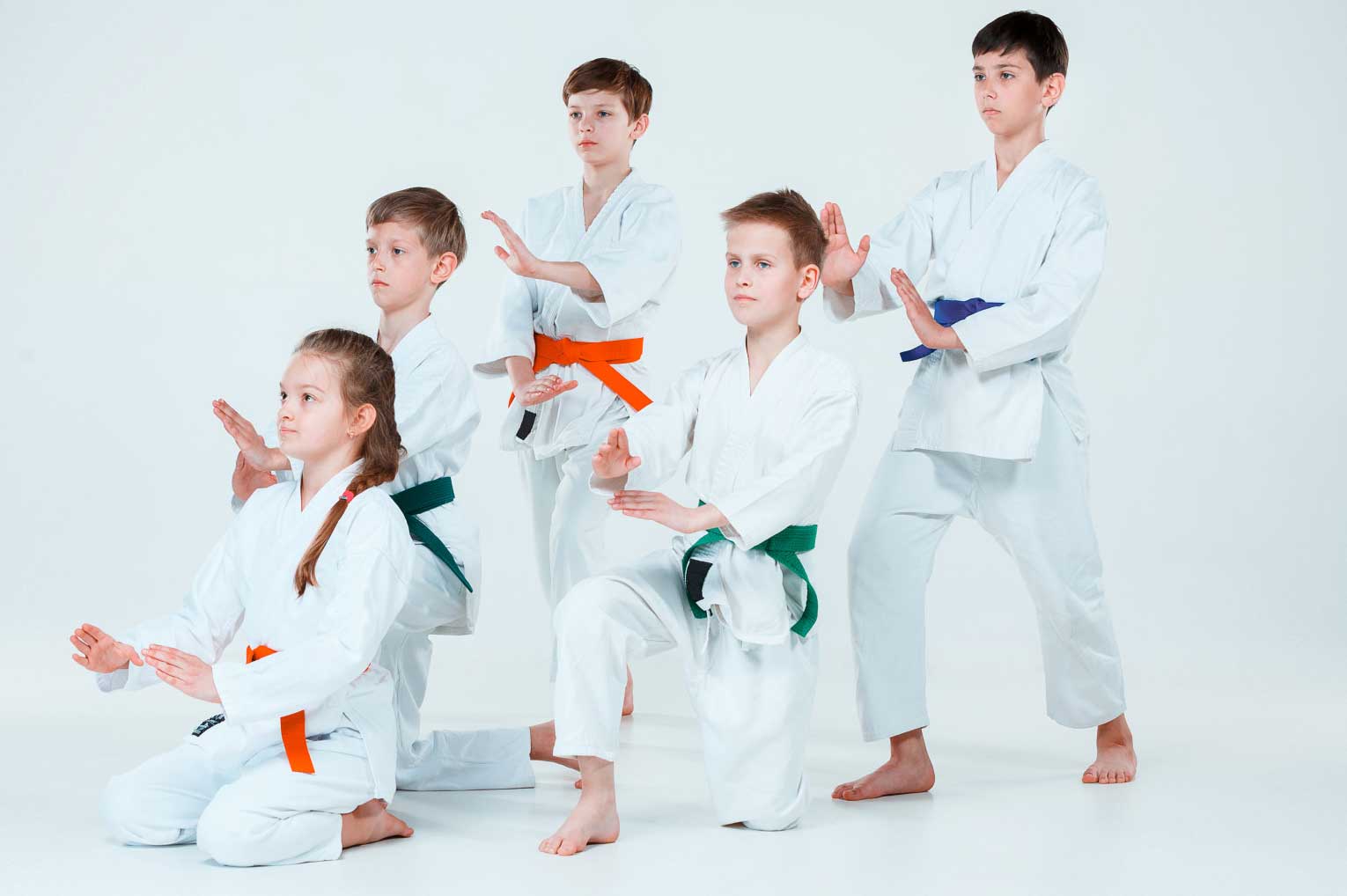 group-boys-girl-fighting-aikido-training-martial-arts-school-healthy-lifestyle-sports-concept-2